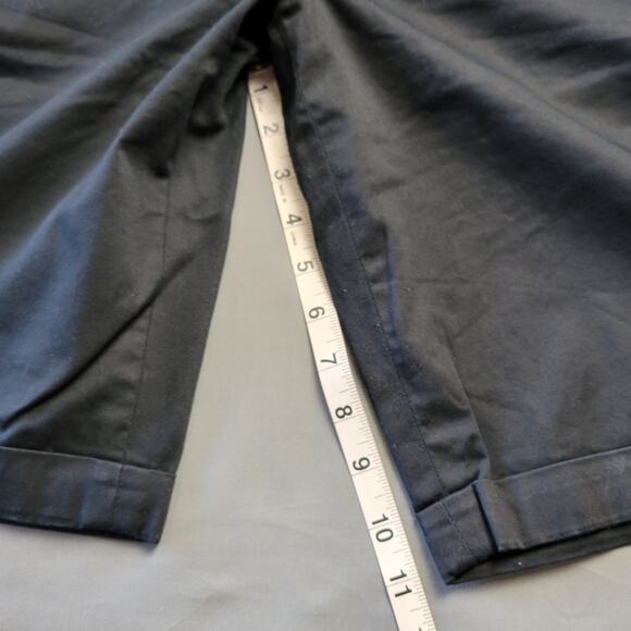 Banana Republic Black Shorts Low Rise Bermuda Classic Flat Front Women's Size 4 - Picture 9 of 10